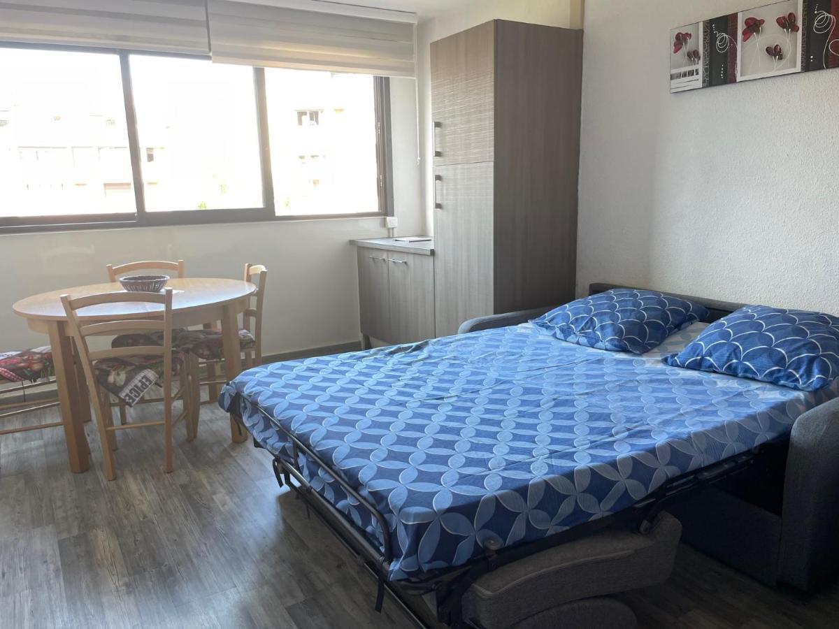 Frejus, Studio Dans Residence Avec Piscine المظهر الخارجي الصورة